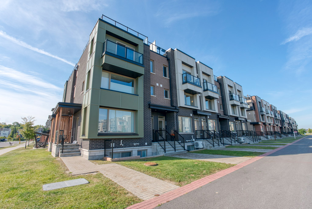 840 Mikinak Road - Sold