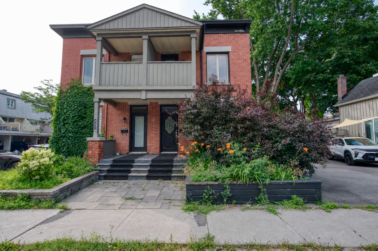 300 St. Andrew St - For Sale