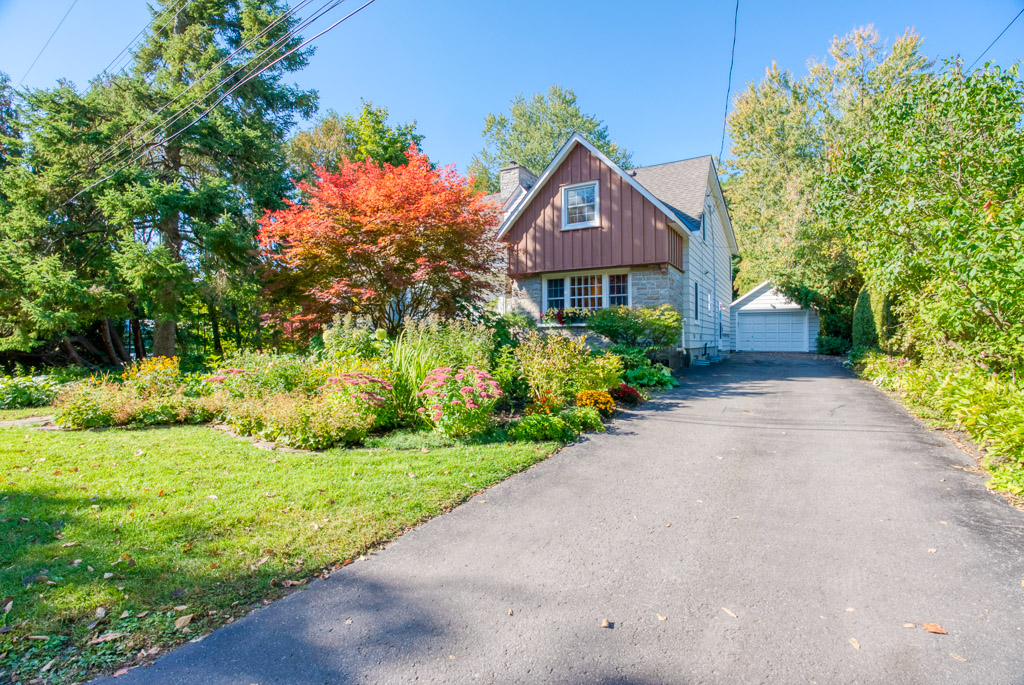 495 Lansdowne Rd N - For Sale
