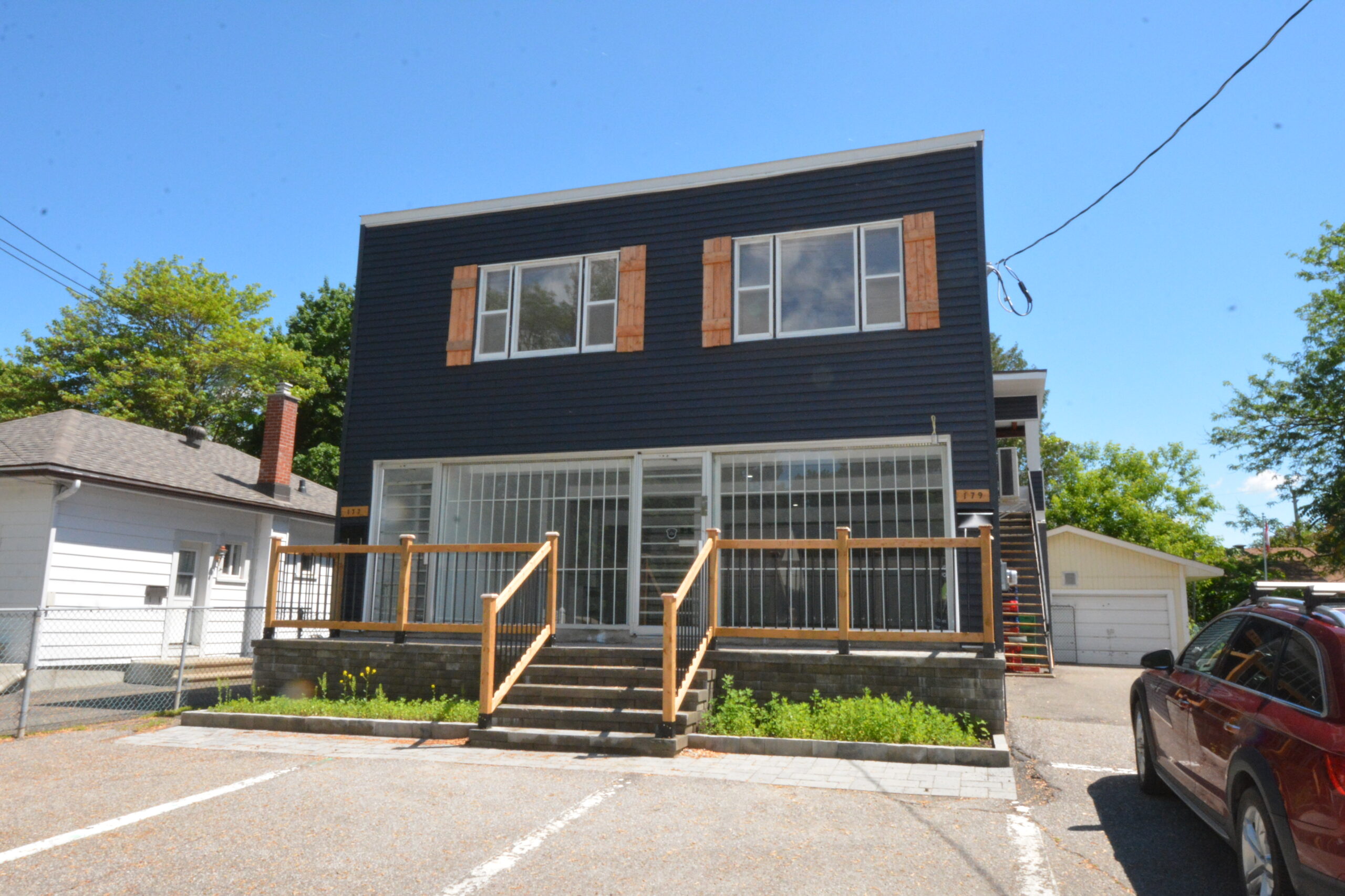 177 St.Laurent Blvd - For Rent
